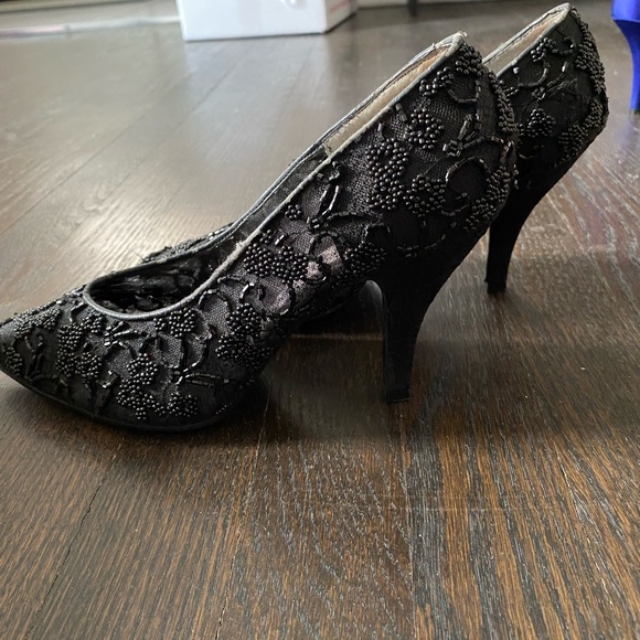 Vintage Caparros Heels - Picture 2 of 3